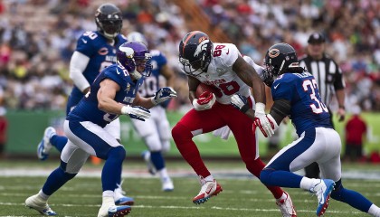 开云ios-各地推进“校园篮球普及计划”，全民运动持续升温，校园篮球活动