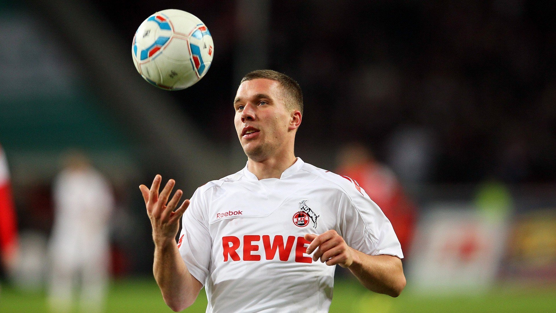 _水上滑板极限秀：冲破浪花的极速狂飙_，水上滑板叫什么运动